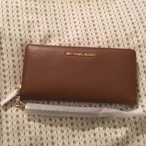 Michael Kors Jet Set Travel Leather Wristlet.